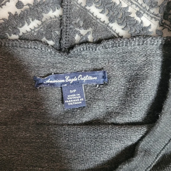 Grey top - Picture 3 of 3